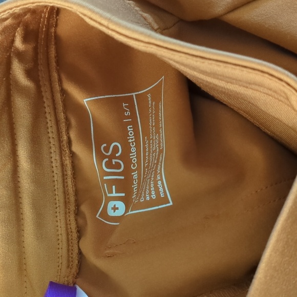 Figs Tan Scrub Set - Picture 3 of 4